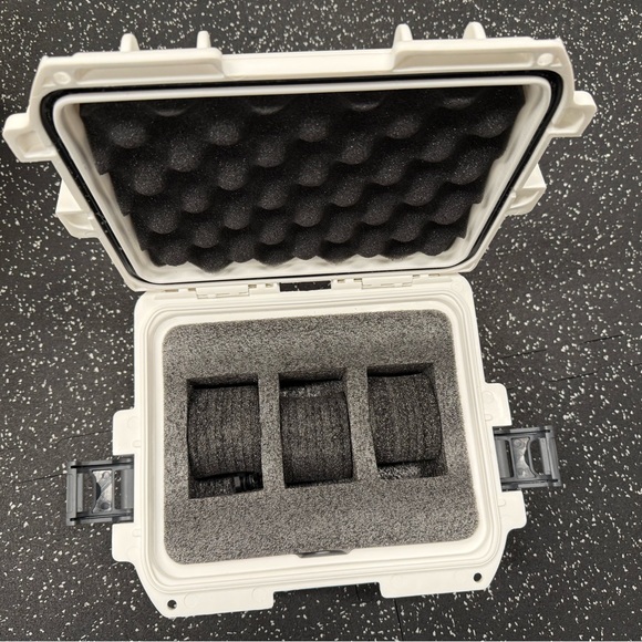 Jason Taylor Invicta Limited Edition 3 Slot White Storage Case. Like new - Picture 2 of 4